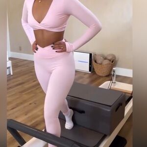 CSB Crop Shop Boutique Fade Crossover
Scrunch Leggings Blossom Pink